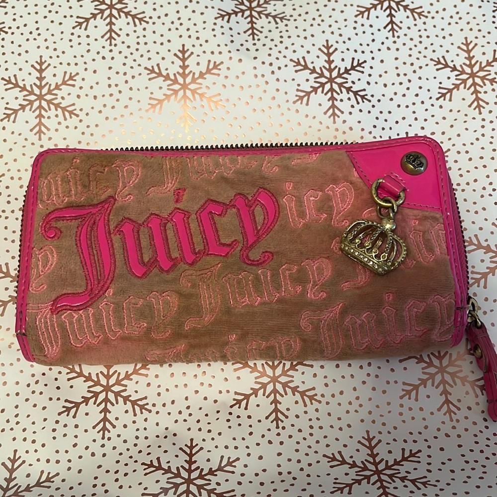Juicy Couture long wallet